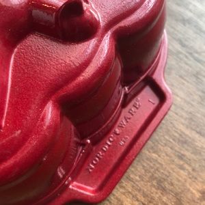 Nordic Ware Kitchen - Nordic Ware Gingerbread Loaf Pan Christmas New! Nordic Ware Kitchen - Nordic Ware Gingerbread Loaf Pan Christmas New!